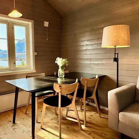 Chalet Eagle Bay - Waterfront Rorbu B *
