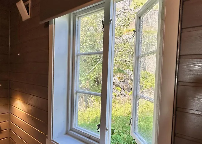 Chalet Eagle Bay - Waterfront Rorbu B *