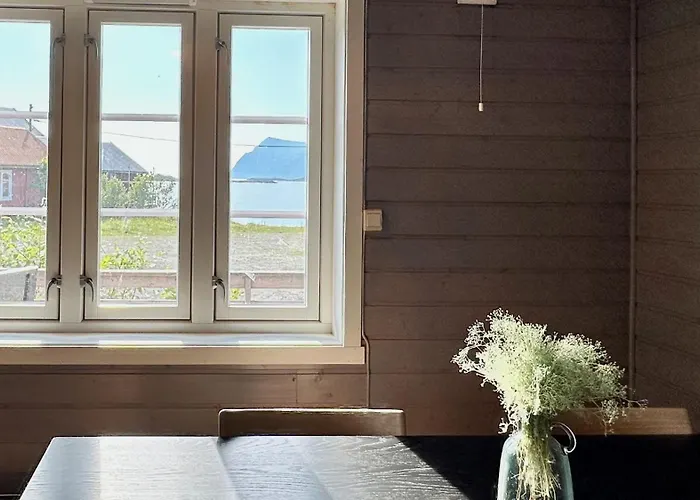 Eagle Bay - Waterfront Rorbu B * Sørvågen
