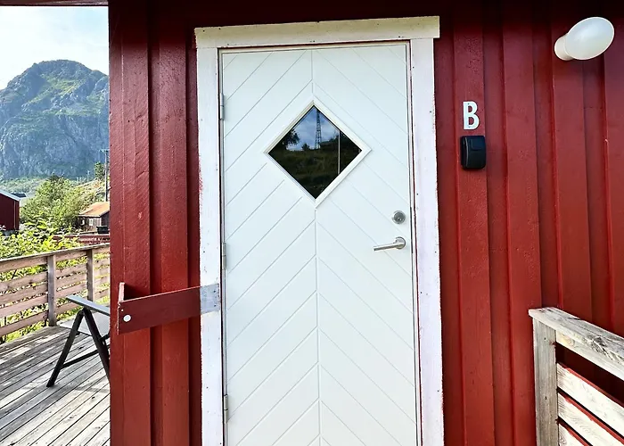 Eagle Bay - Waterfront Rorbu B * Sørvågen