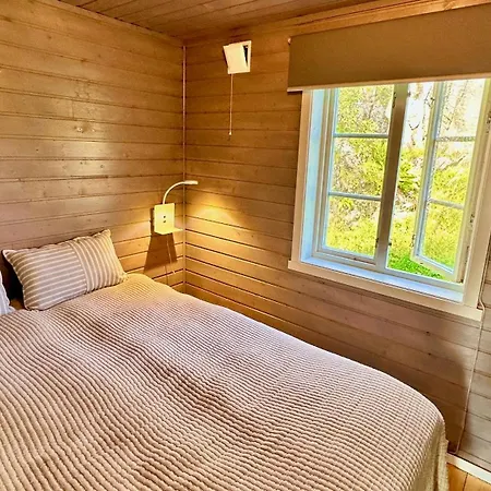 Chalet Eagle Bay - Waterfront Rorbu B *