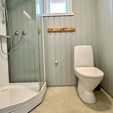 Eagle Bay - Waterfront Rorbu B Chalet Sorvagen